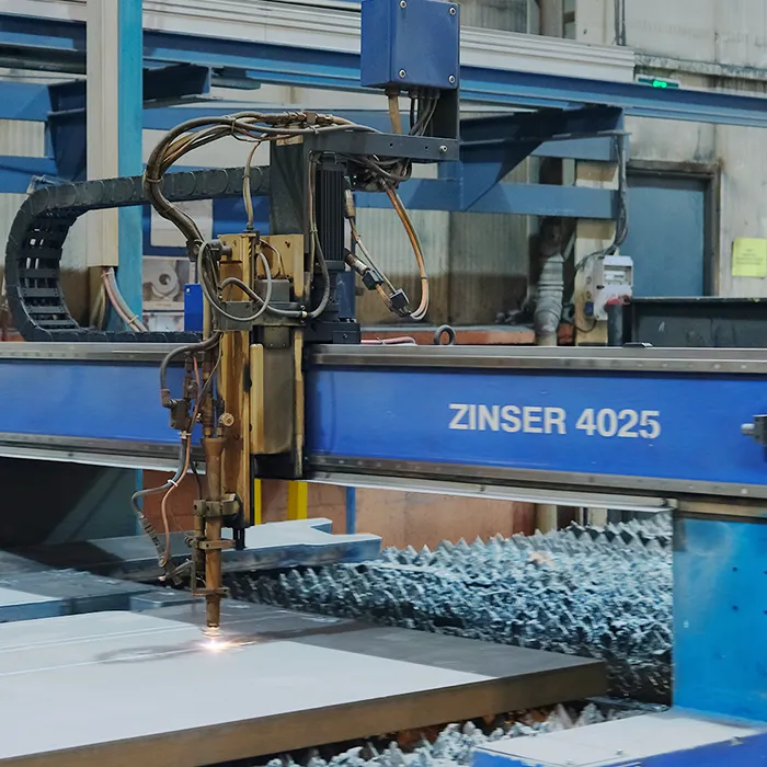 Geniş CNC Kesim Teknolojisi